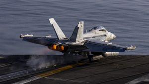AS hantam puluhan target militer Iran dekat Hormuz